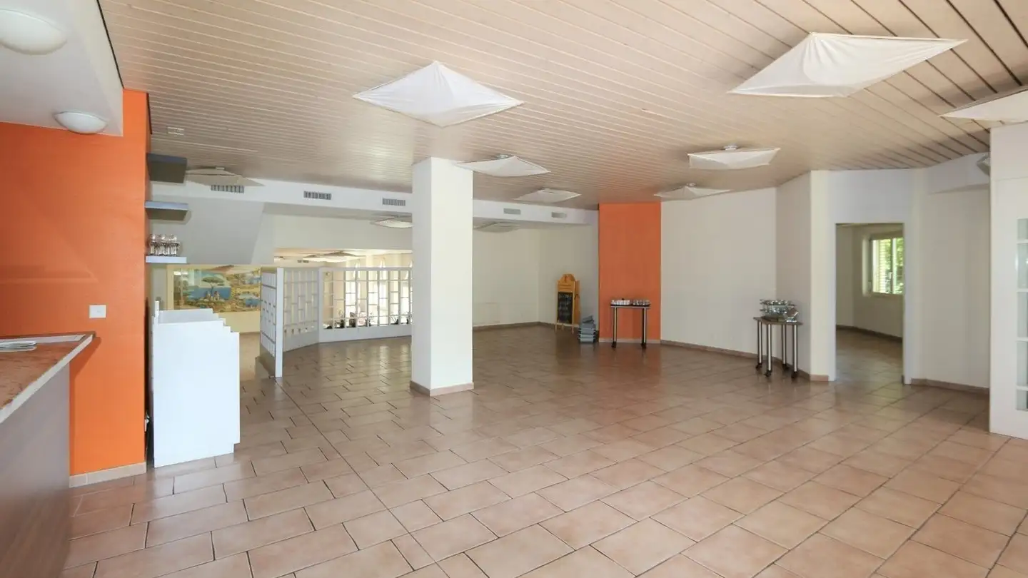 Restaurant for rent - Dielsdorferstrasse 3, 8173 Neerach - Photo 3