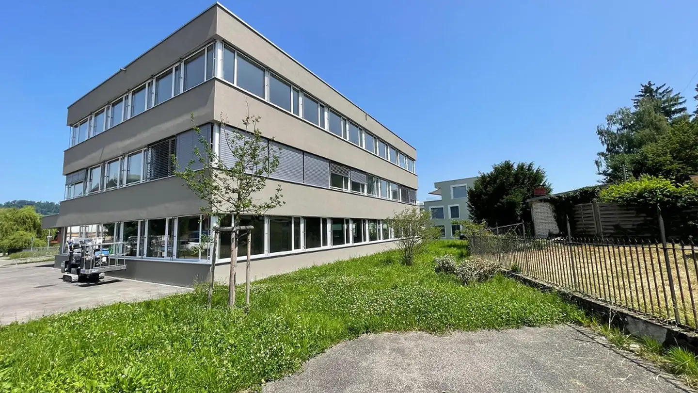 Commercial à louer - Rütiweg 1, 8370 Sirnach