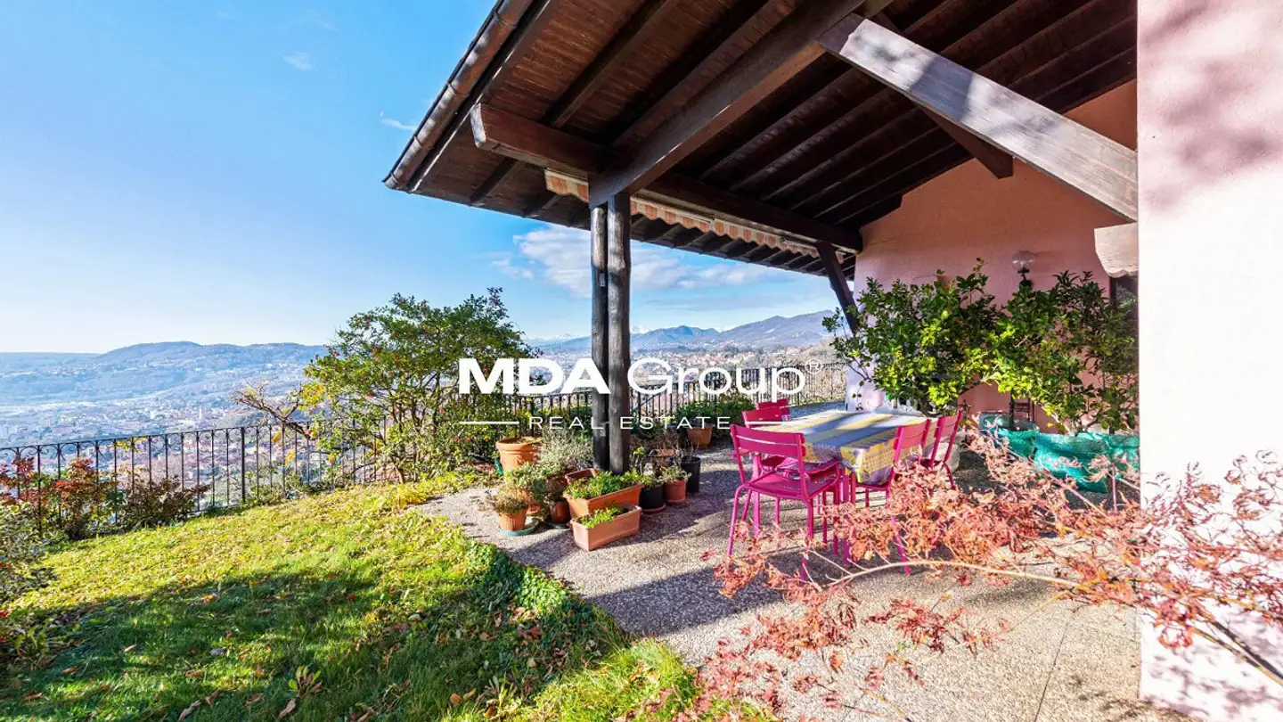 Single house for sale - 6835 Morbio Superiore