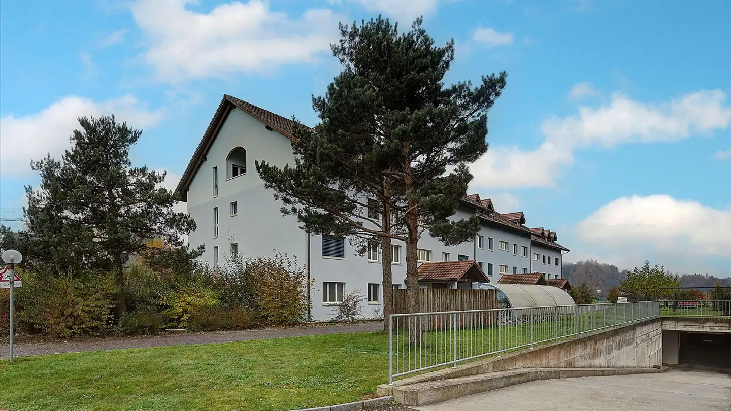 Indoor motorbike parking space for rent - Mattenweg, 6262 Langnau b. Reiden