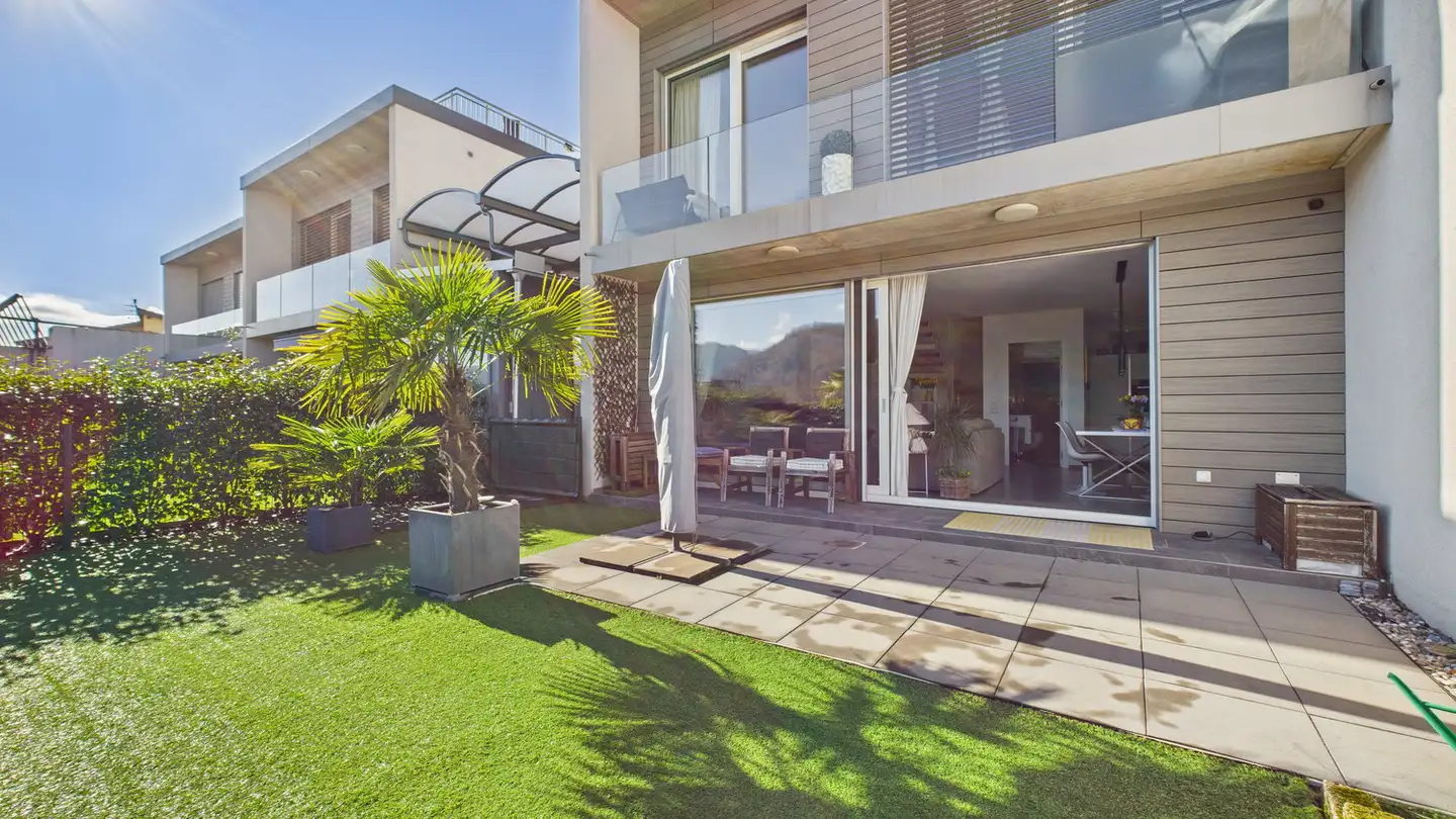 Row house for sale - 6982 Agno