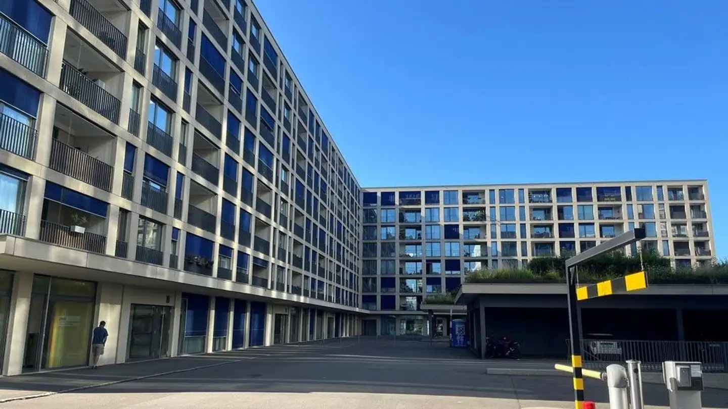 Tiefgaragenstellplatz mieten - Hagenholzstrasse, 8302 Kloten