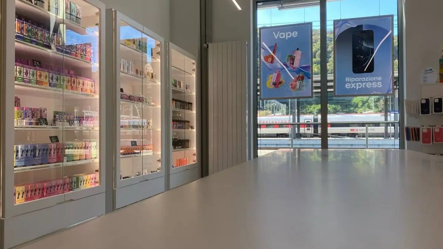 Shop for sale - Via Giuseppe Motta 3, 6830 Chiasso