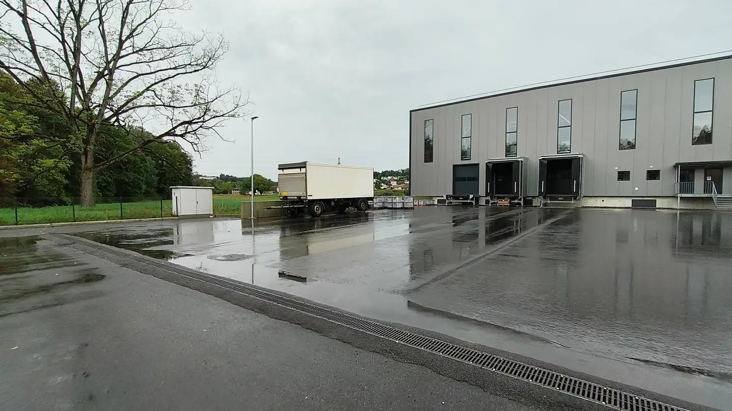 Commerciale in affitto - Route De Corcelles 86, 1774 Cousset - Photo 2