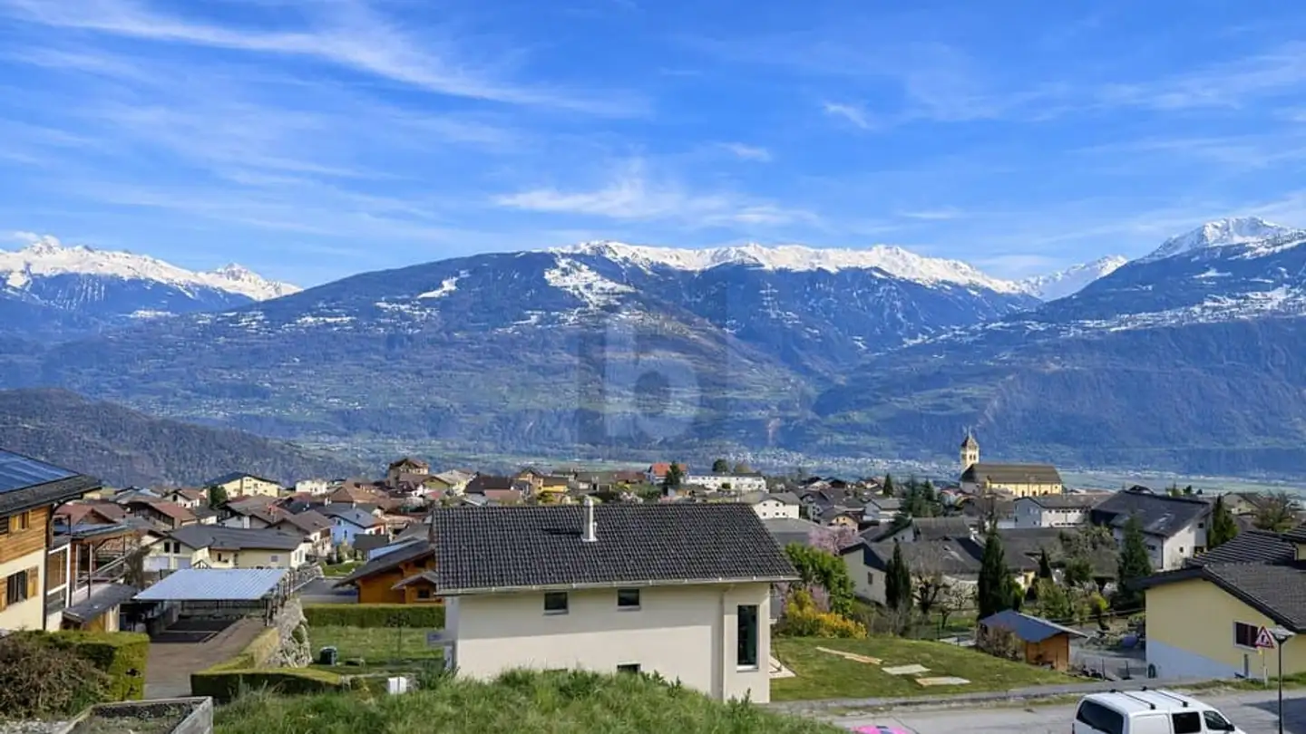 Constructible plot for sale - 1976 Erde