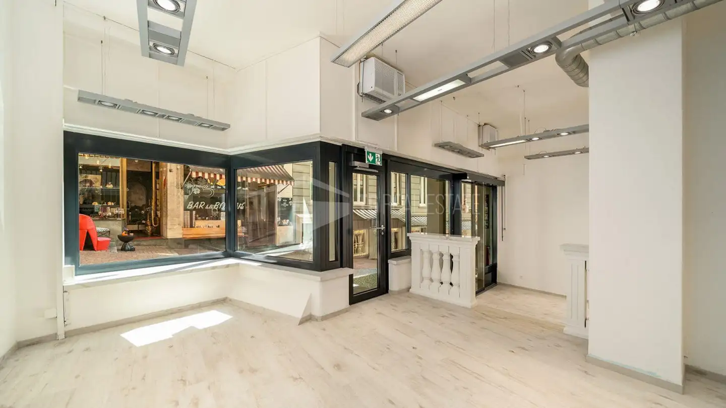 Commercial à louer - Via Cattedrale 7, 6900 Lugano