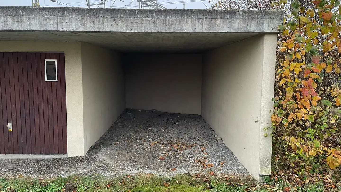 Place de parking couverte à louer - Wolfsackerstrasse, 5600 Lenzburg