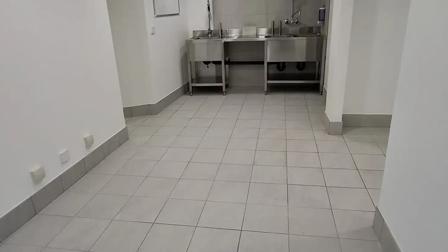 Geschäft mieten - Rue Oscar-Huguenin 25, 2017 Boudry