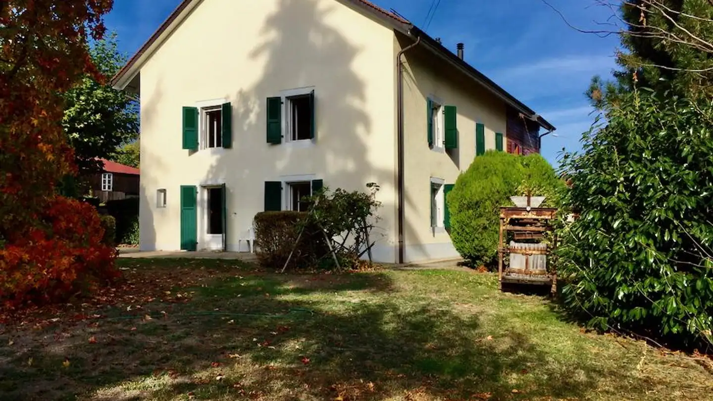 Stepped house for rent - 1293 Bellevue