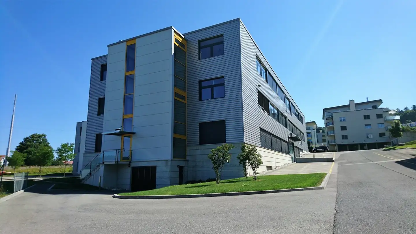 Parcheggio esterno in affitto - Route De L'orée-Du-Bois 5, 2300 La Chaux-de-Fonds - Photo 2