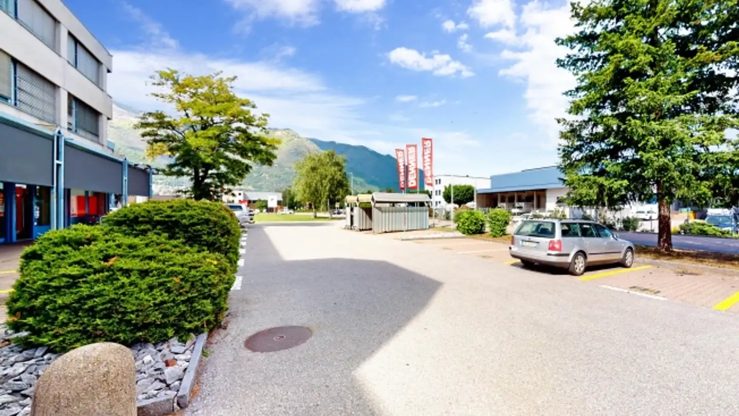 Espace de stockage à louer - Via Luserte 2, 6572 Quartino