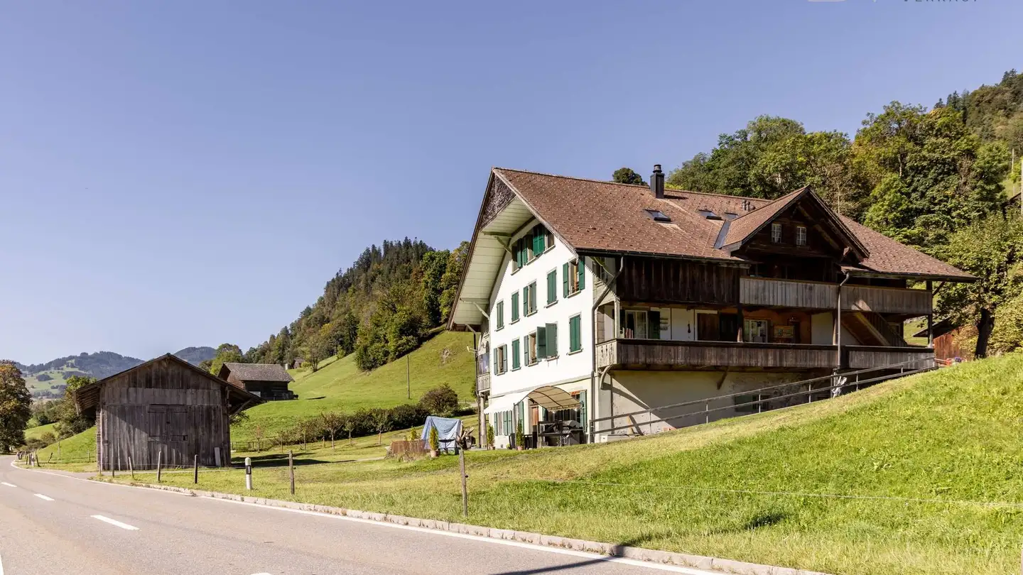 Residential building for sale - 3766 Boltigen - Photo 3