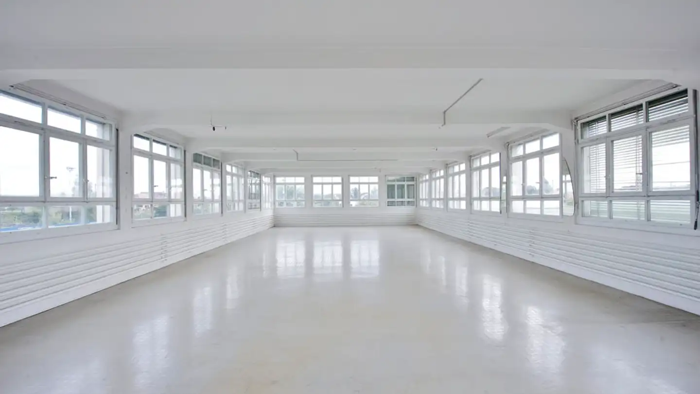 Commercial à louer - Solothurnstrasse 44a, 2543 Lengnau BE