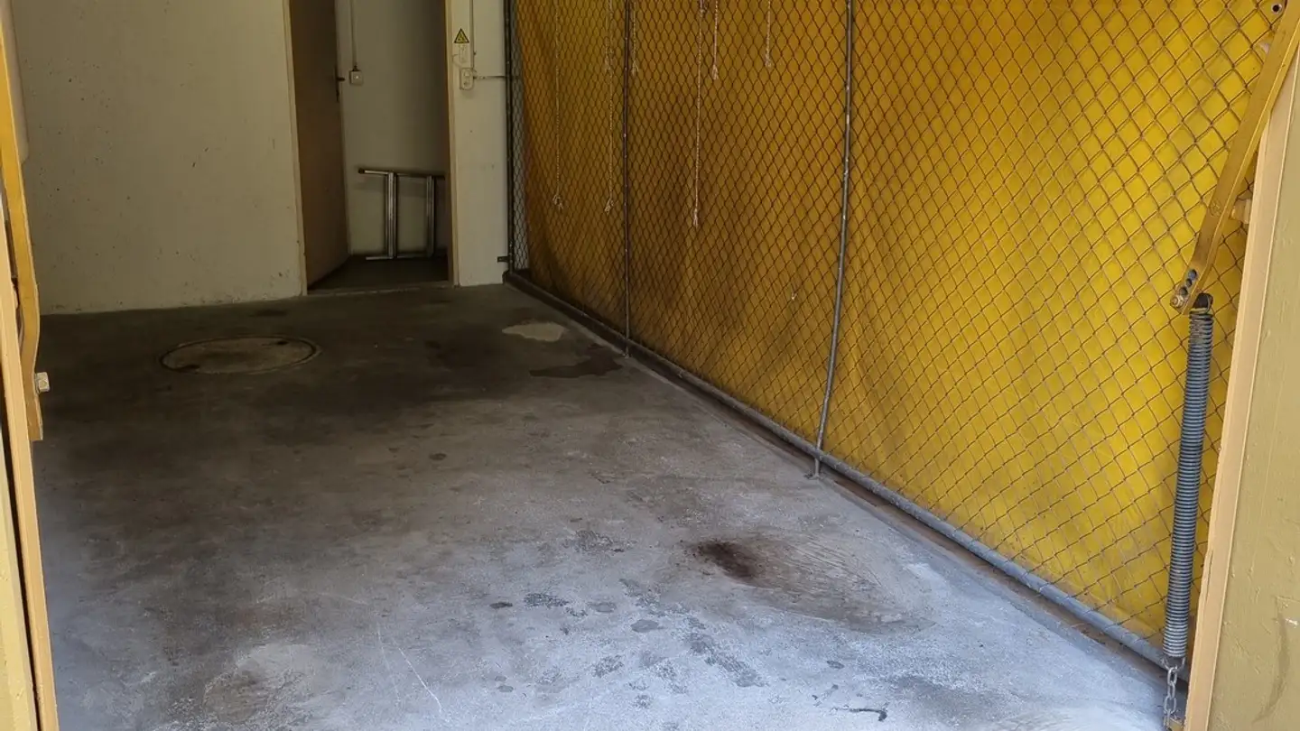 Outdoor parking space for rent - Bachtobelstrasse 60, 8045 Zürich - Photo 2