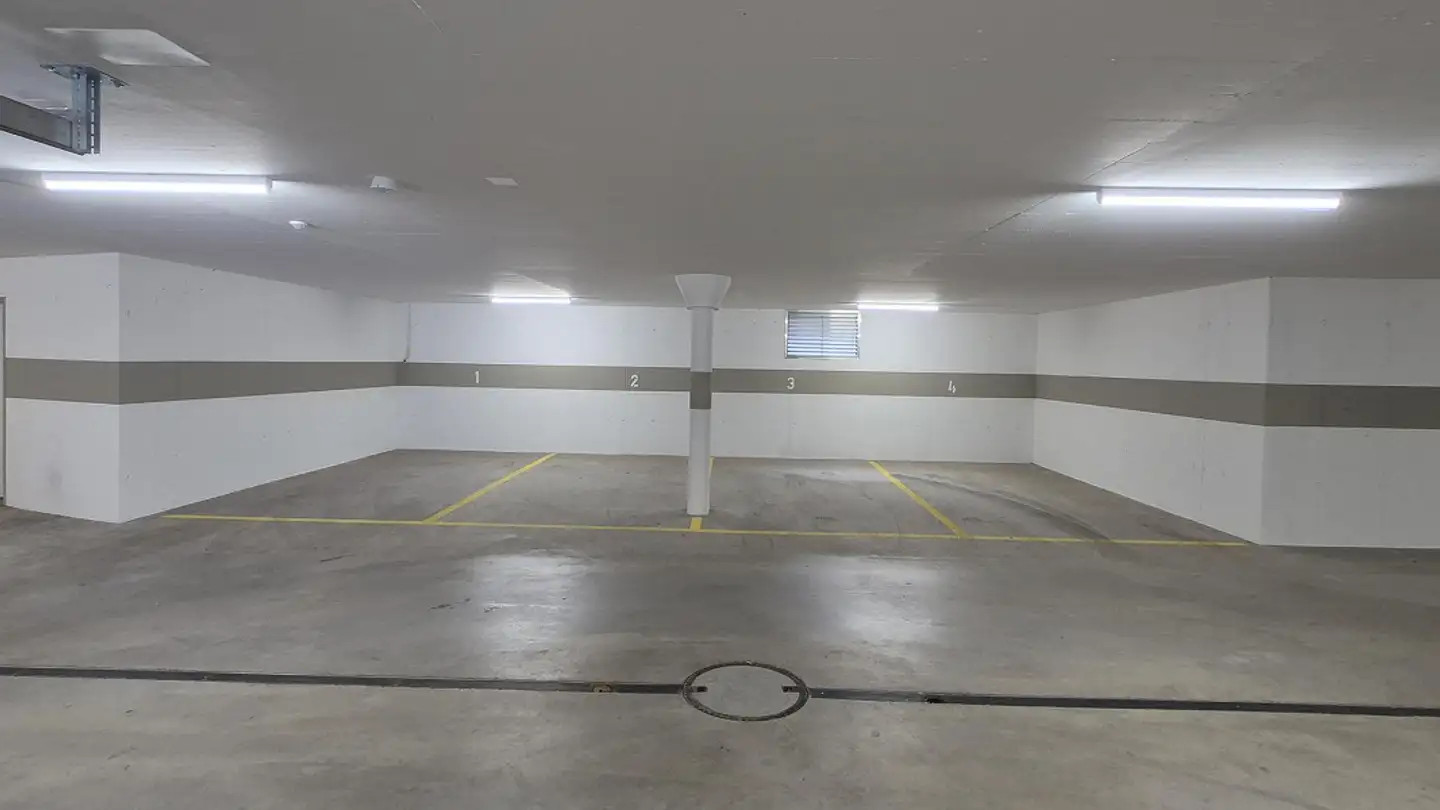 Place de parking souterraine à louer - Webereistrasse 10, 9247 Henau - Photo 2