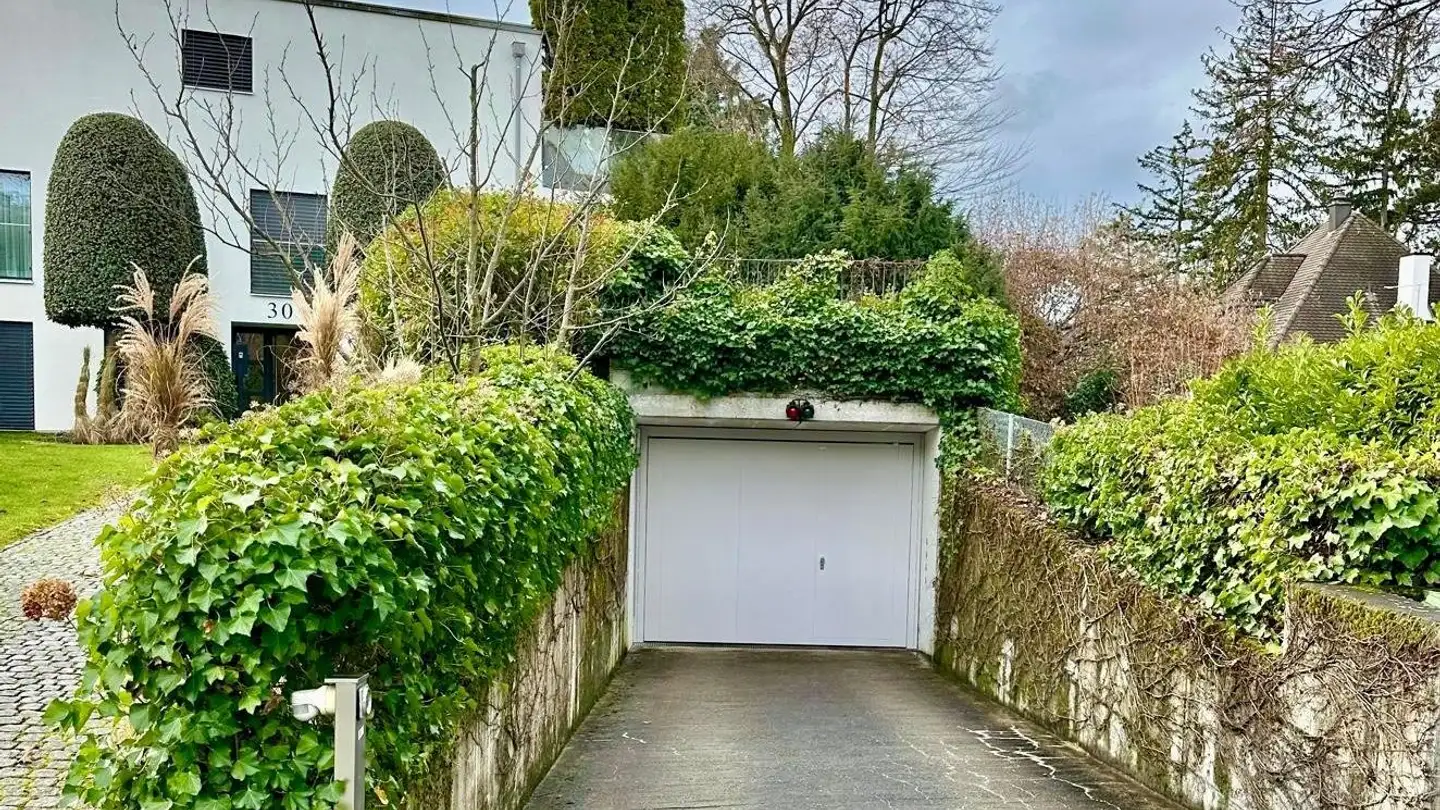 Place de parking souterraine à louer - Zolliker Strasse 30, 8702 Zollikon