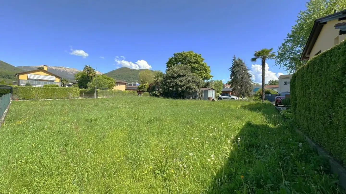 Terrain constructible à vendre - 6987 Caslano