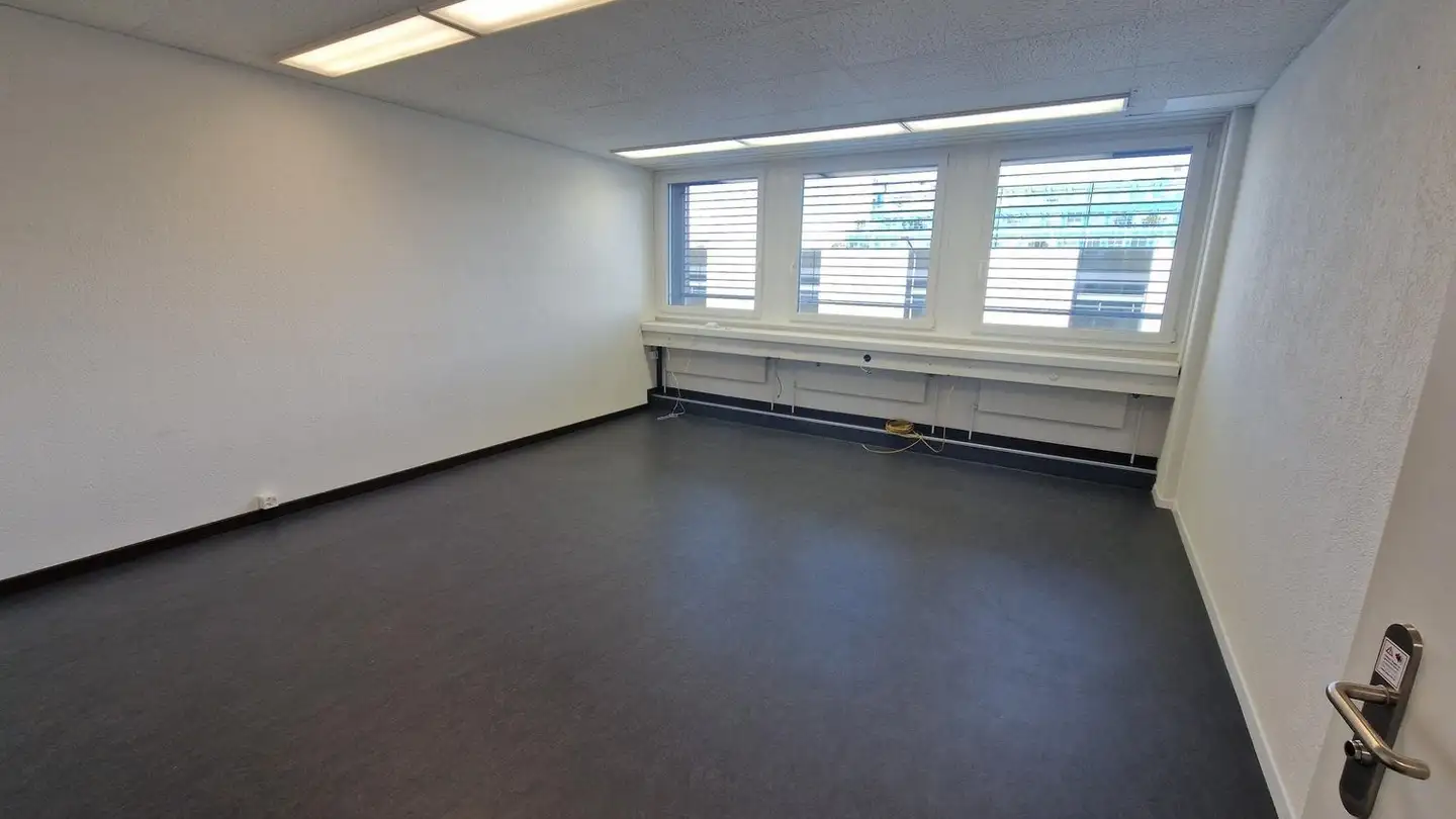 Spazio ufficio in affitto - Hölzliwisenstrasse 5, 8604 Volketswil - Foto 4