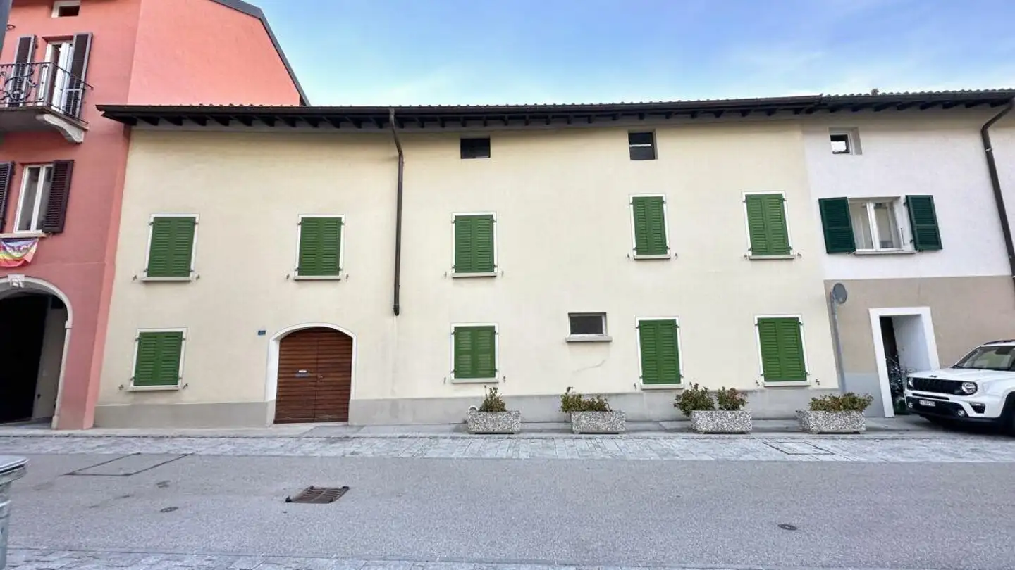 Casa bifamiliare in vendita - Via Indipendenza, 6883 Novazzano