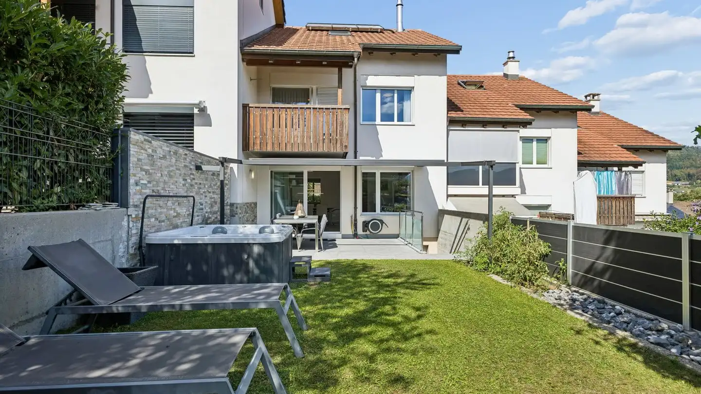 Row house for sale - 4455 Zunzgen