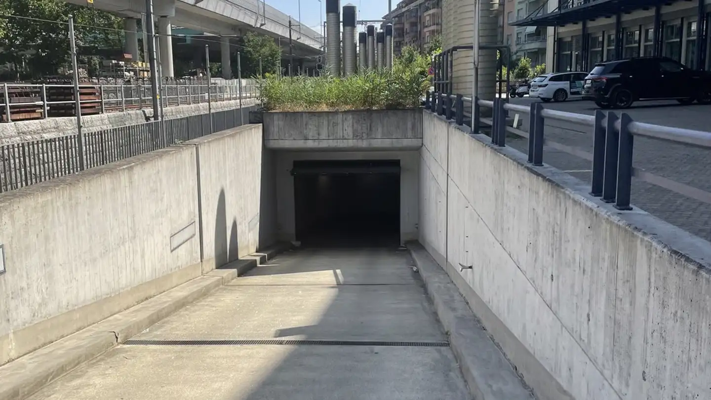 Underground parking space for rent - Manessestrasse 85, 8045 Zürich - Photo 4
