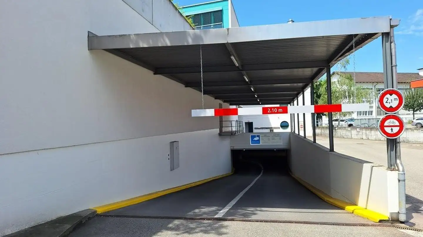 Place de parking souterraine à louer - Alte Bahnhofstrasse 2, 5610 Wohlen AG - Photo 2