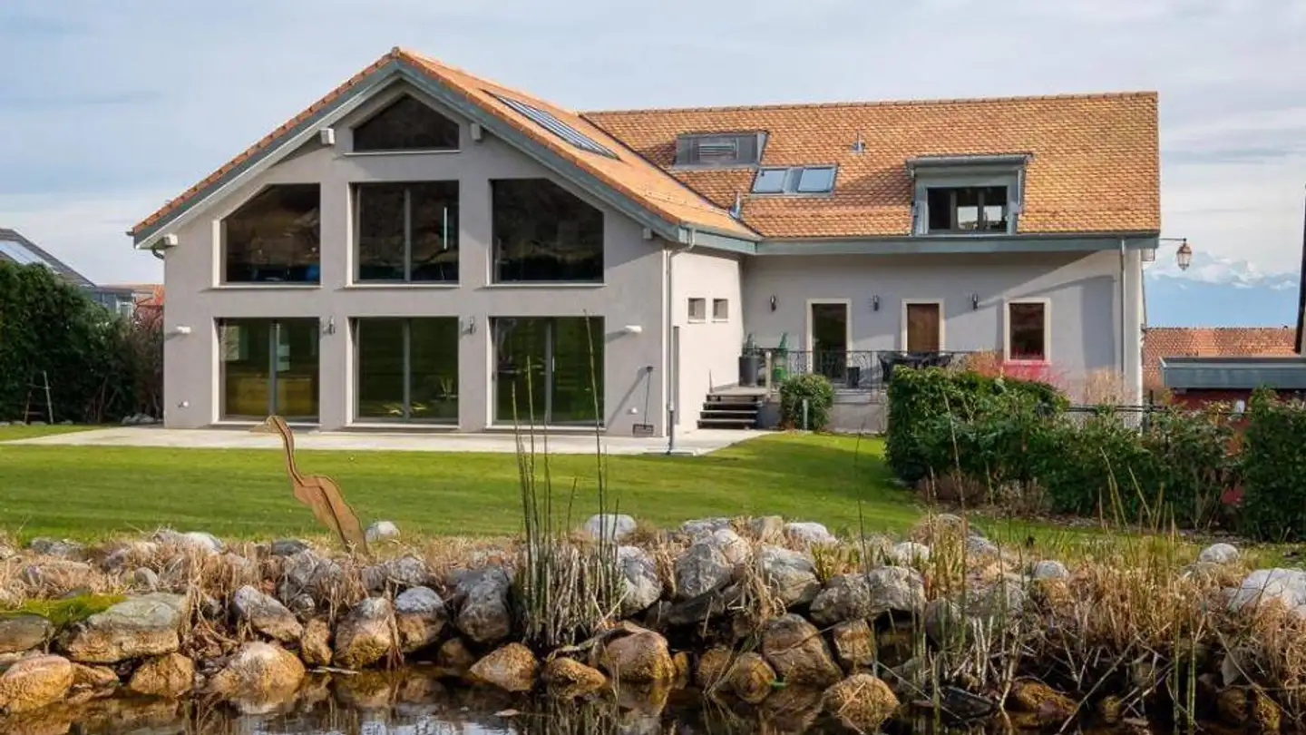 Single house for sale - 1147 Montricher