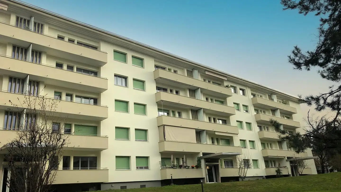 Covered parking space for rent - Parc Dinu-Lipatti 15, 1225 Chêne-Bourg