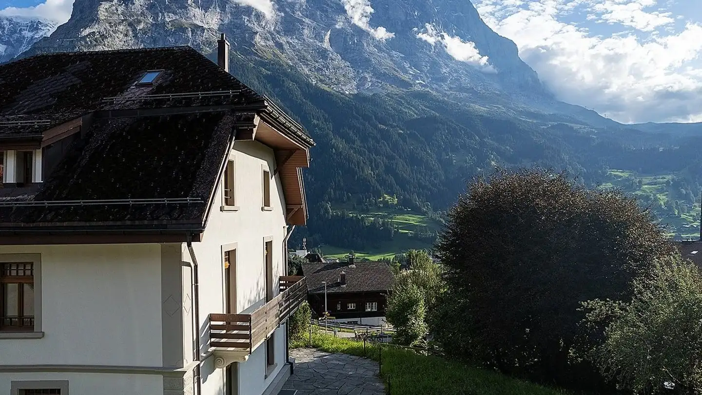 Villa for sale - 3818 Grindelwald - Photo 2