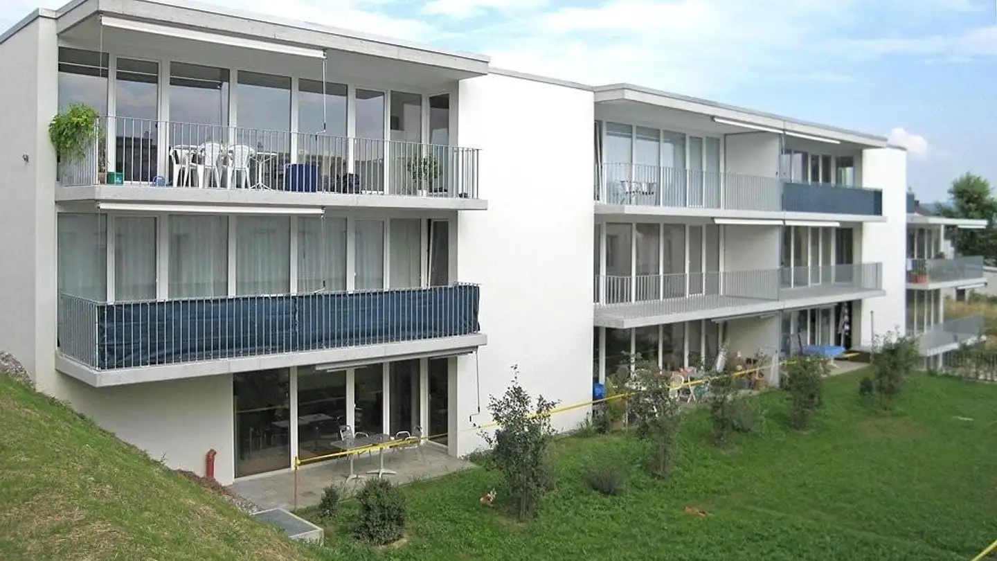 Tiefgaragenstellplatz mieten - Kleeweg 7a, 3303 Jegenstorf