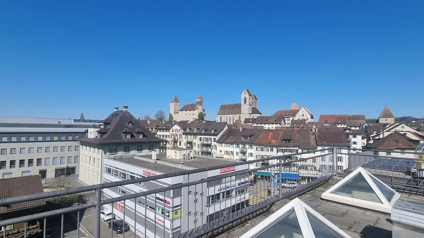 Commerciale in affitto - Untere Bahnhofstrasse 28, 8640 Rapperswil SG