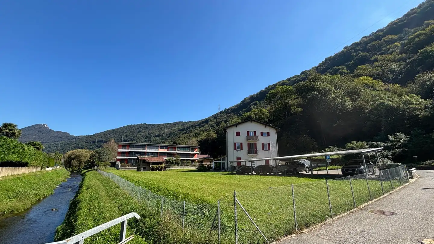 Constructible plot for sale - Via Cantonale 52, 6918 Figino