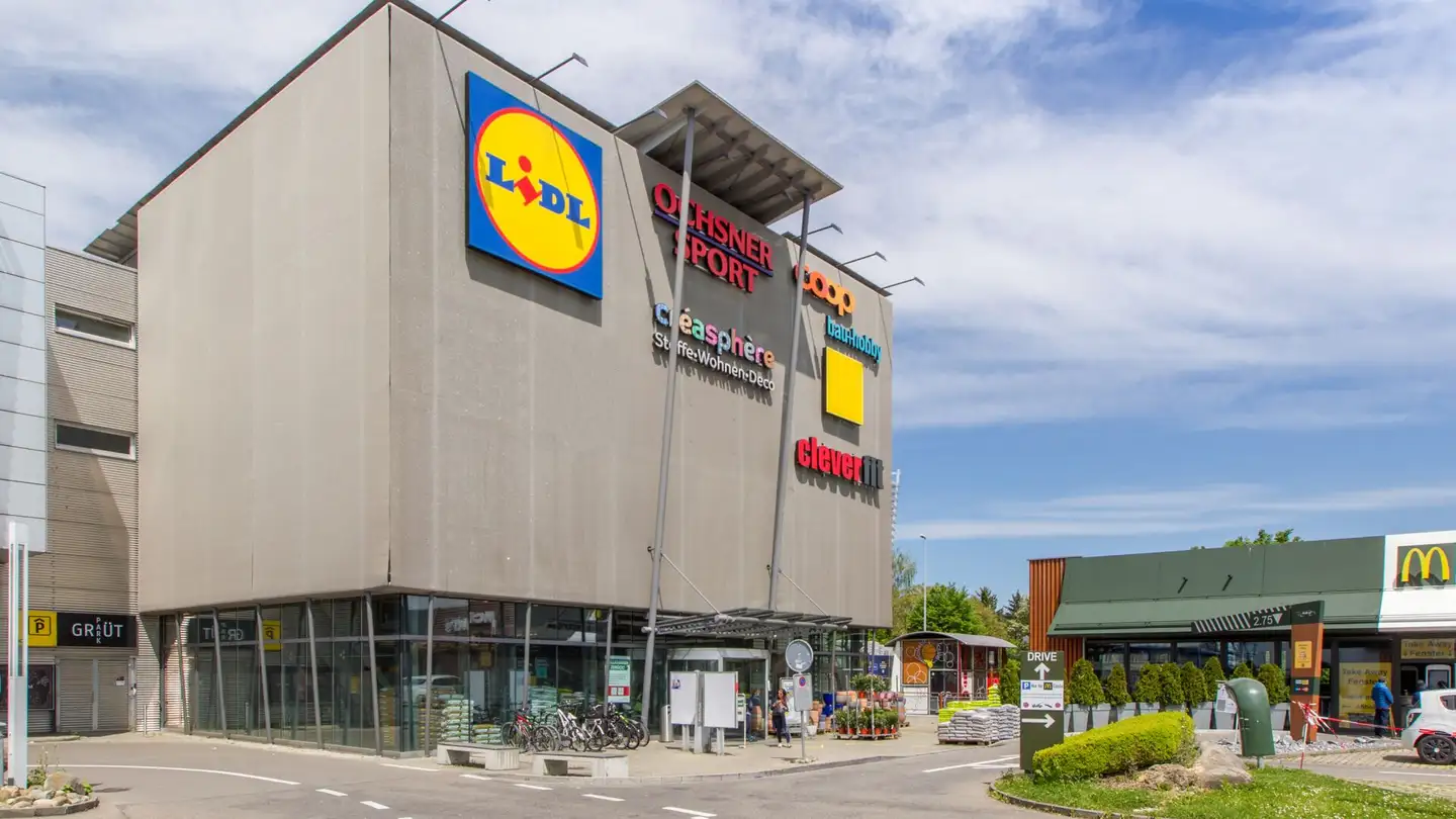 Shop for rent - Adlikerstrasse 295, 8105 Regensdorf