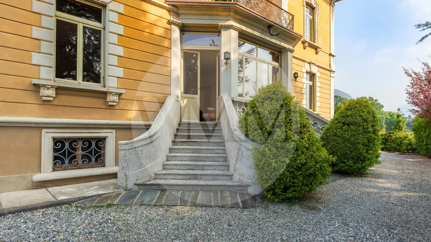 Office space for sale - 6828 Balerna