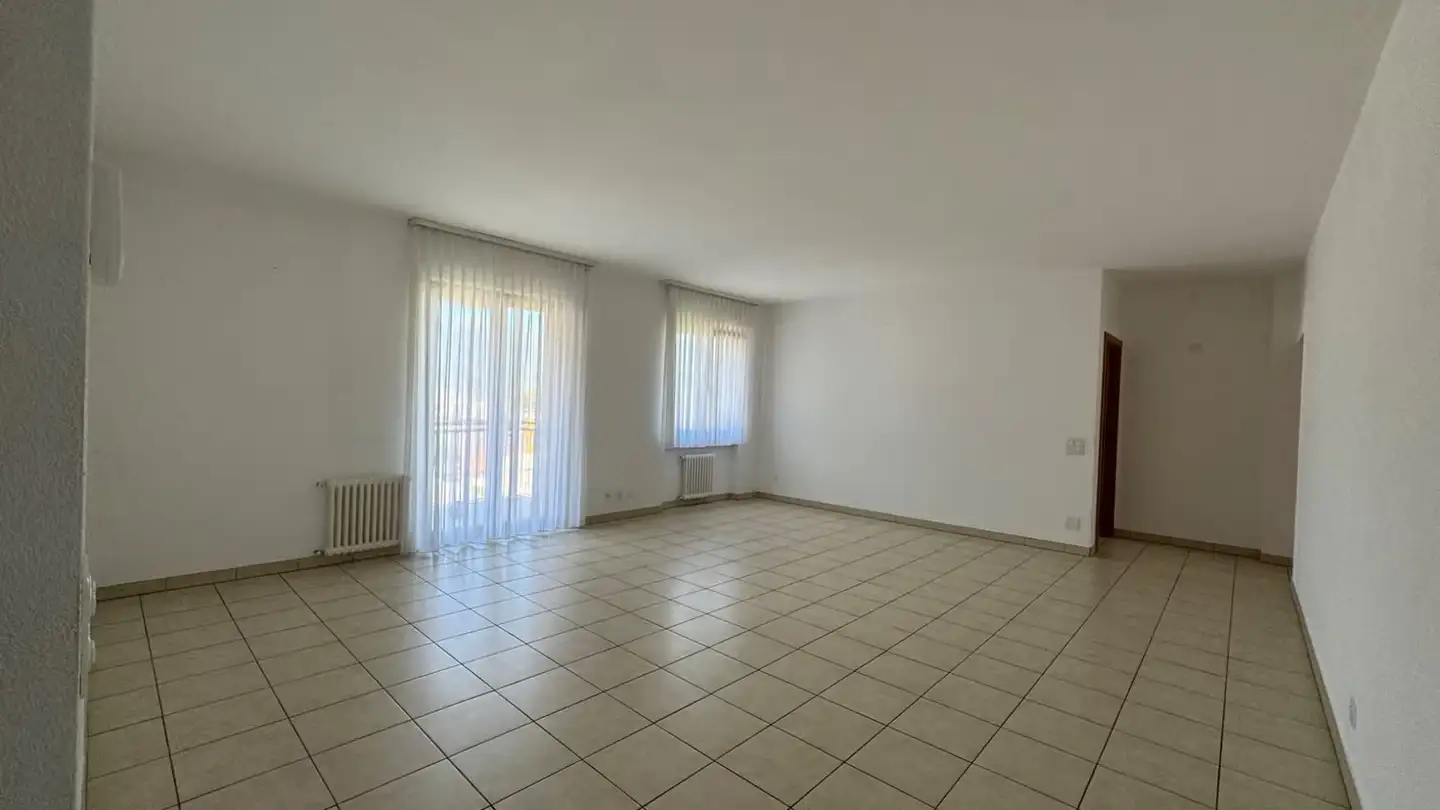 Apartment for rent - Via Rovedaro, 6512 Giubiasco