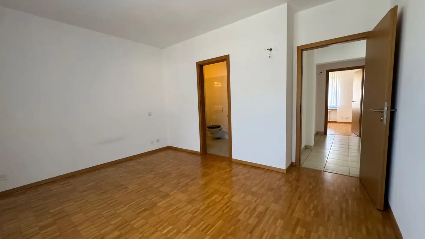 Apartment for rent - Via Rovedaro, 6512 Giubiasco - Photo 3