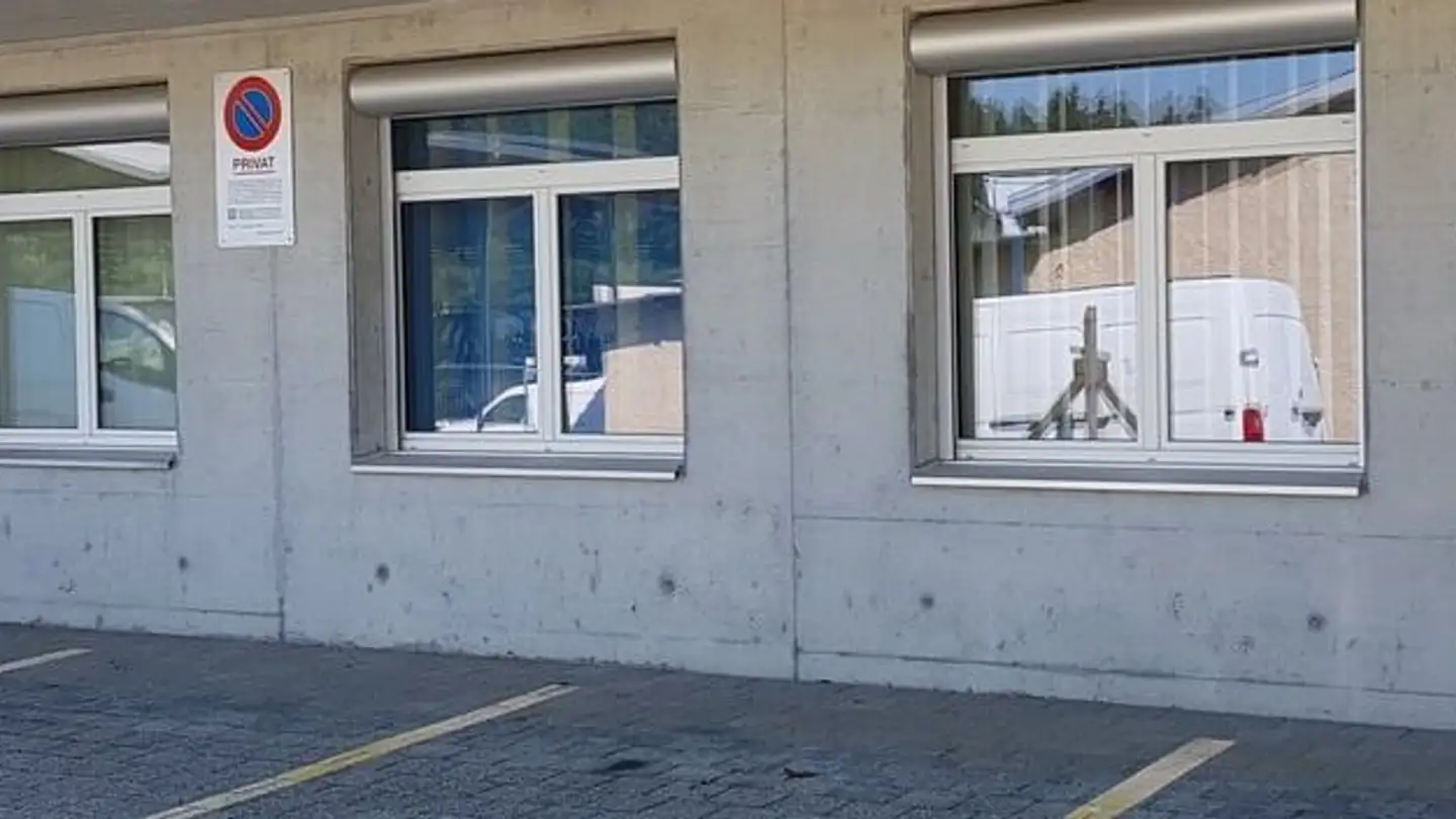 Commerciale in affitto - Ziegelhüttenweg 4, 8604 Volketswil