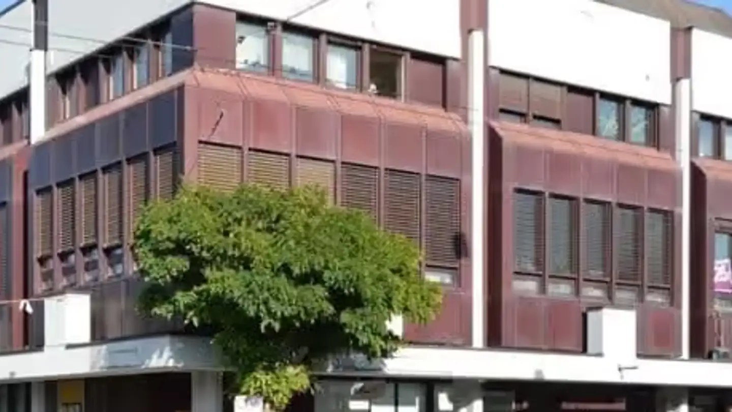 Mixed-use building for rent - Wehntalerstrasse 560, 8046 Zürich