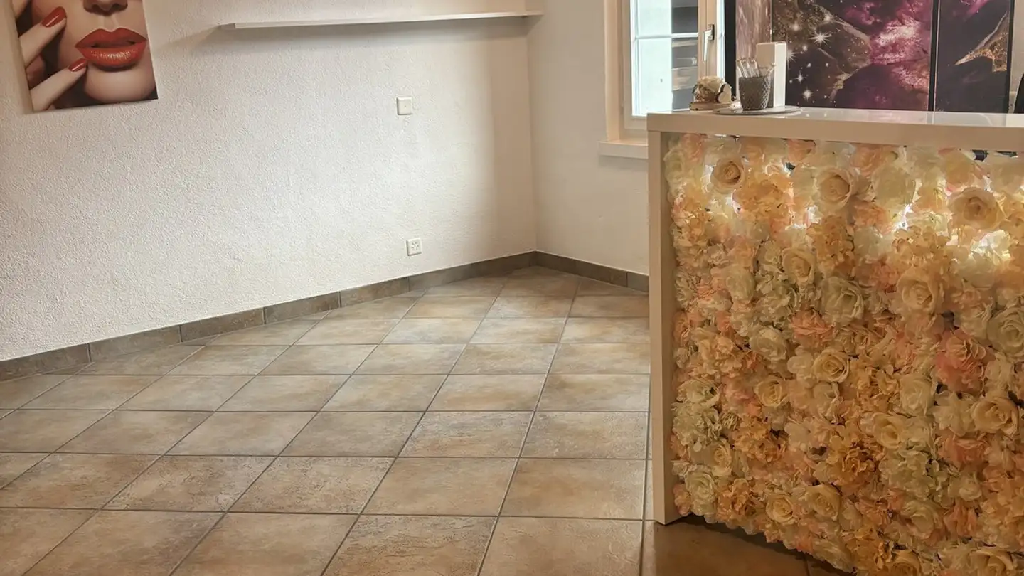 Commercial à louer - Landstrasse 36, 8197 Rafz