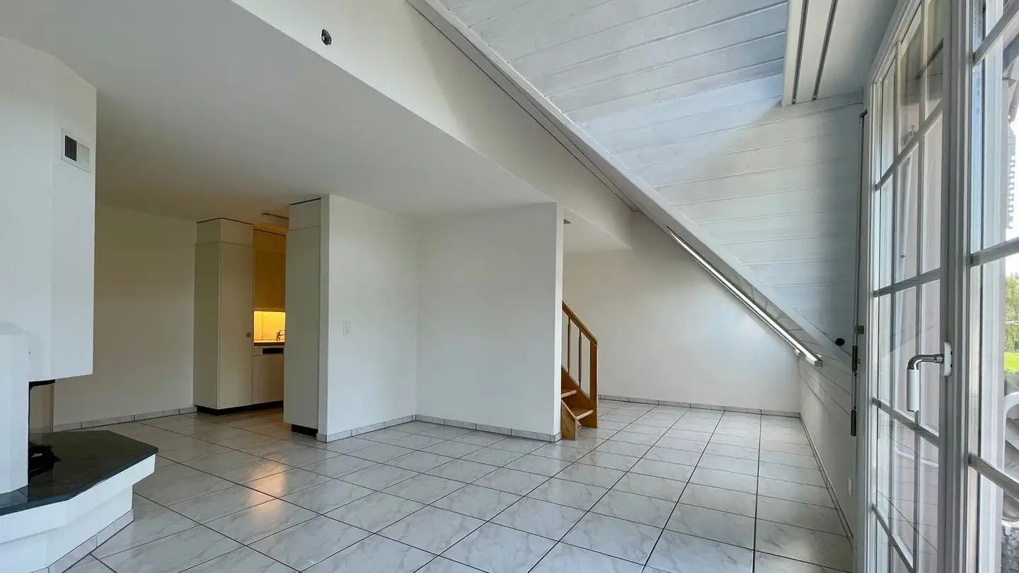 Dachgeschosswohnung mieten - Birchwiesstrasse 4, 8114 Dänikon ZH - Foto 2