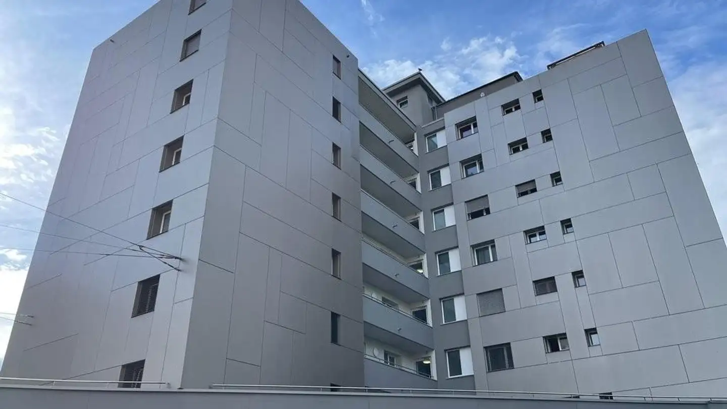 Parcheggio interno per moto in affitto - Rheinfallstrasse 9, 8212 Neuhausen am Rheinfall