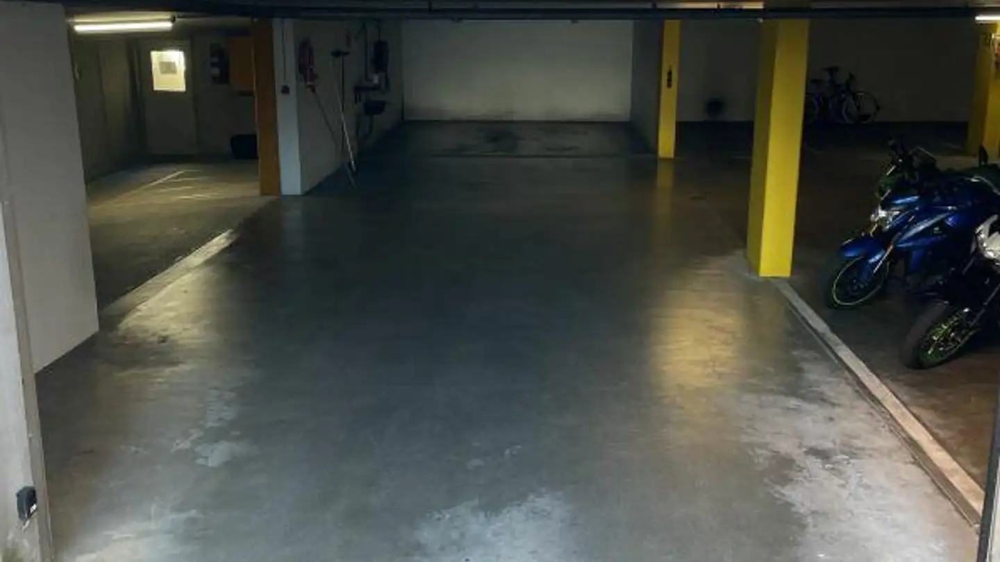 Underground parking space for rent - Zehntenstrasse, 4133 Pratteln