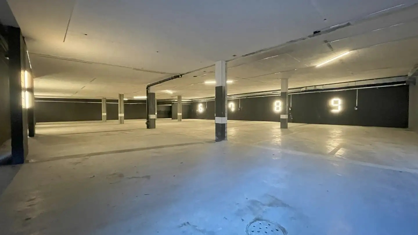 Underground parking space for rent - Finsterrütistrasse 27, 8134 Adliswil - Photo 3
