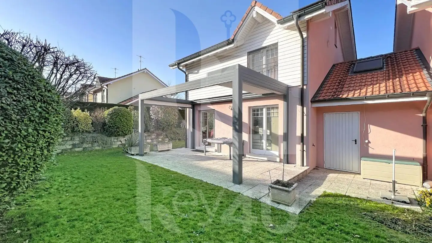 Row house for sale - 1294 Genthod