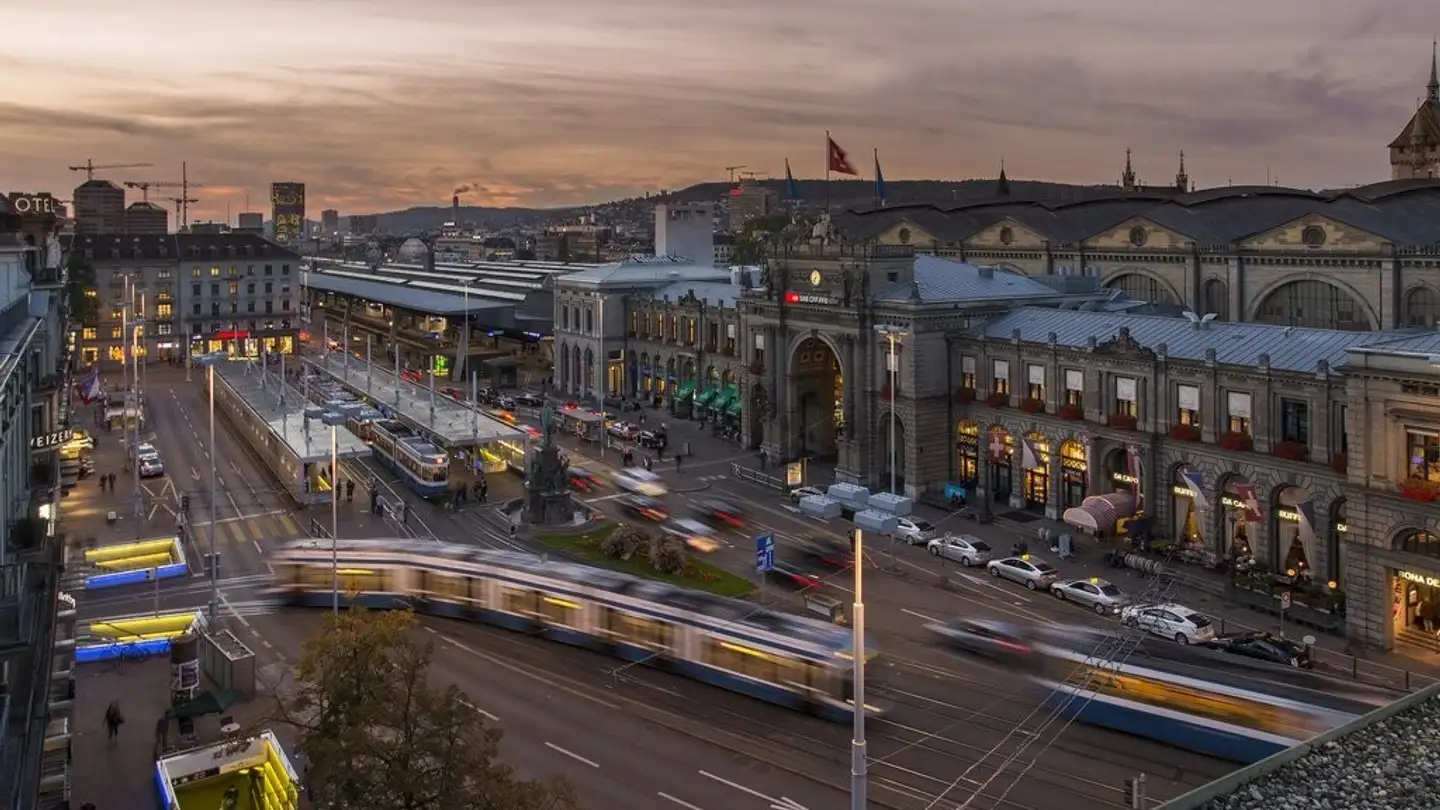 Negozio con vetrina in affitto - Bahnhofplatz 3, 8001 Zürich