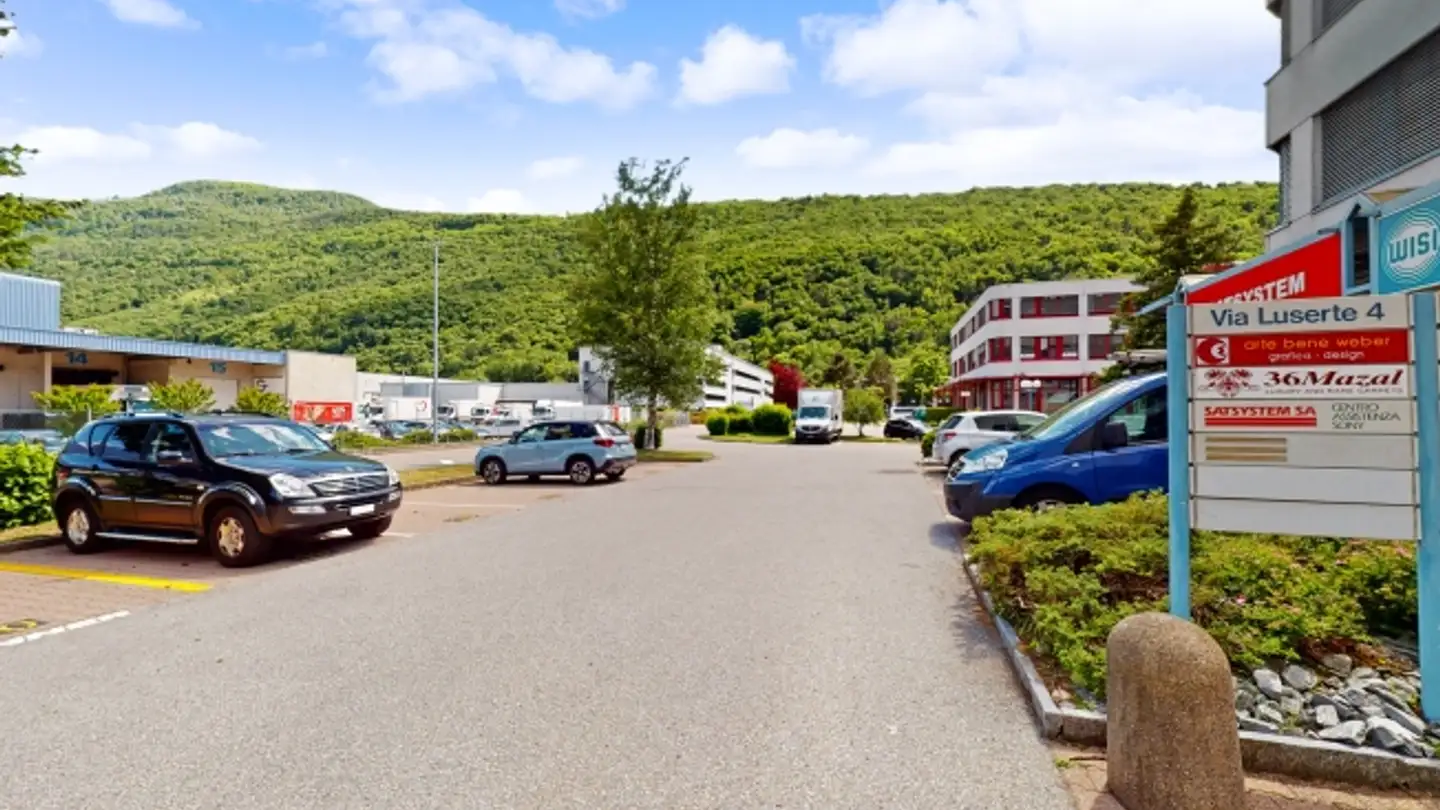 Espace de stockage à louer - Via Luserte 2, 6572 Quartino
