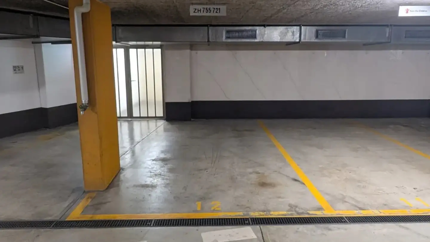 Place de parking souterraine à louer - Fabrikstrasse 10, 8005 Zürich