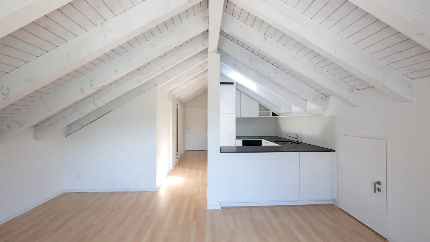 Attique à louer - Bergstrasse 5, 7012 Felsberg - Photo 2