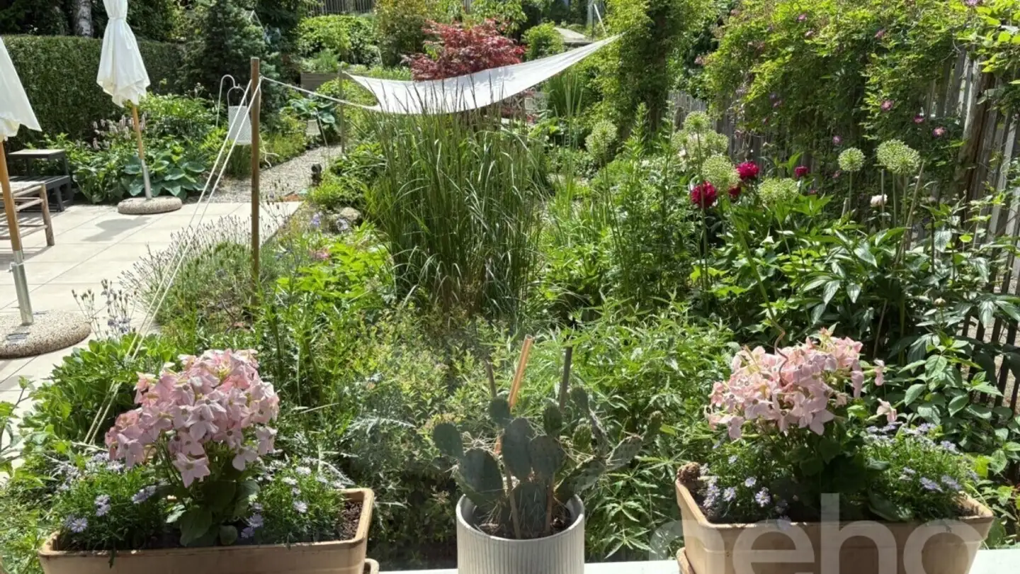 Row house for sale - 8122 Binz