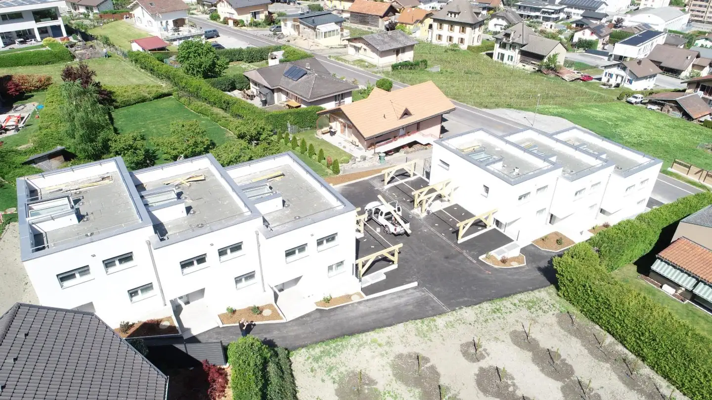 Row house for sale - 1907 Saxon